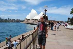 Devant l'opéra de Sydney