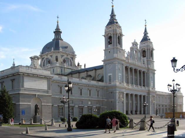 Catedrala-Almudena-Madrid-1